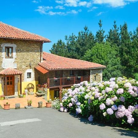 Gasthaus La Asturxana Malleza Exterior foto